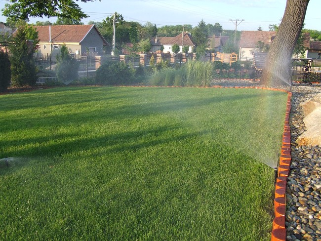 Spray szórófejek működés közben ontozes_spray_szorofejekkel2.JPG